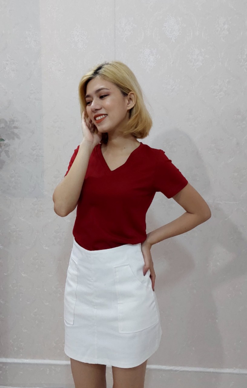 áo thun cổ tim nữ màu đỏ đô