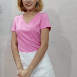 áo thun cổ tim màu hông phấn