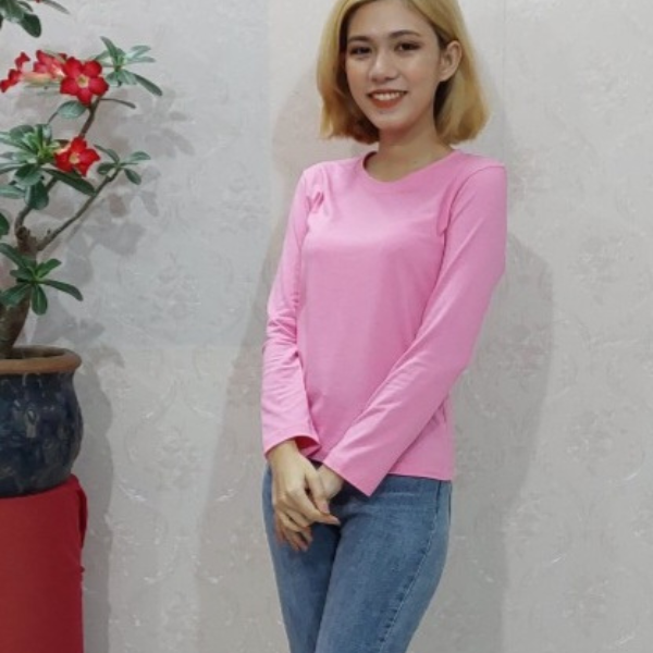 áo thun tay dài màu đỏ đô