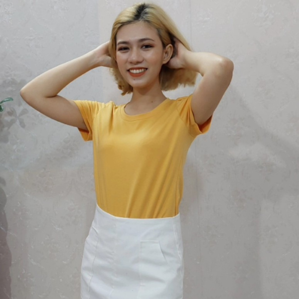 áo thun tay ngắn cổ tròn màu vàng