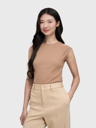 Xu hướng áo thun nữ tay dài 2023: Thoải mái và phong cách